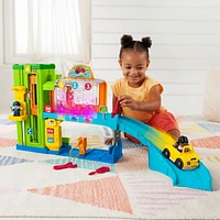 Fisher-Price Little People Light-Up Learning Garage Toddler Playset, 5 Play Pieces, Multi-Language Version