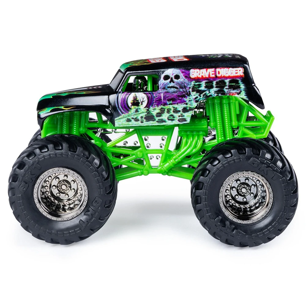 Monster Jam, Official Grave Digger vs. Wild Flower Die-Cast Monster Trucks, 1:64 Scale, 2 Pack