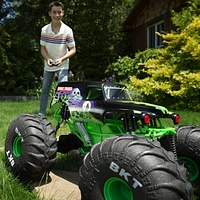 Monster Jam, Official MEGA Grave Digger All-Terrain Remote Control Monster Truck with Lights, 1:6 Scale