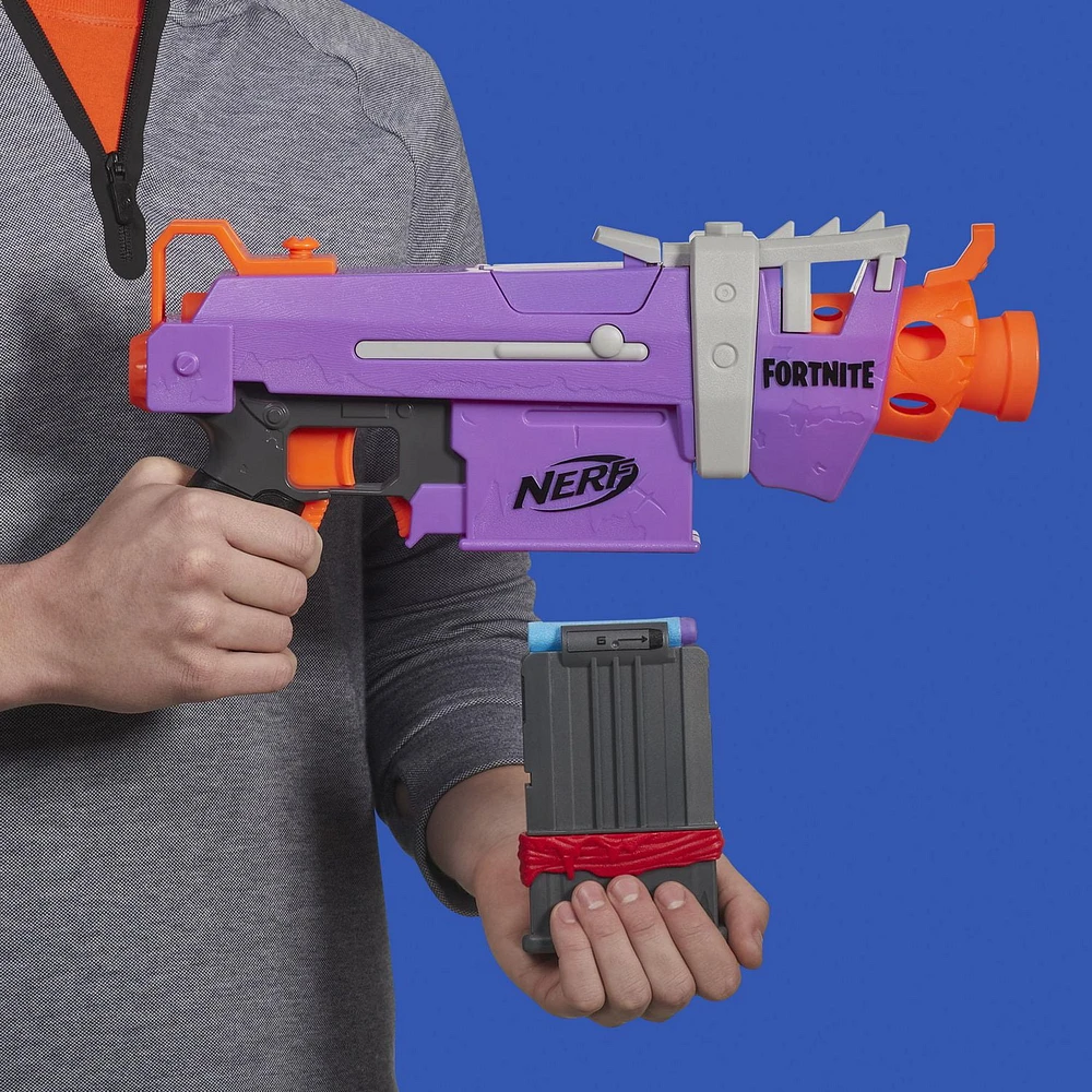Blaster motorisé Fortnite SMG-E Nerf Elite avec chargeur, 6 fléchettes Nerf Elite Fortnite officielles