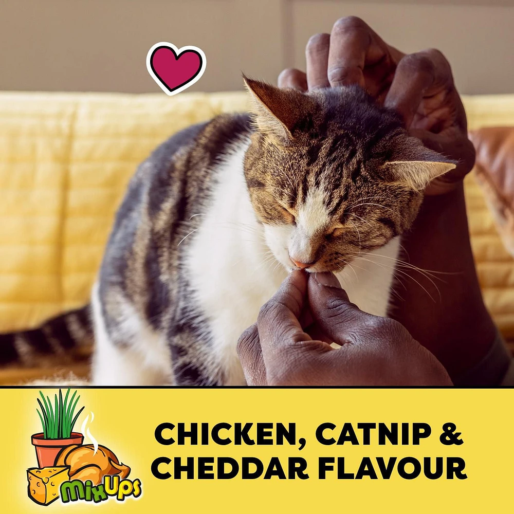 Gâteries pour chats Temptations Mélimélo arômes de poulet, d’herbe à chat et de cheddar, tendres à l'intérieur, croquantes à l'extérieur 85 g - 850 g
