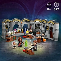 LEGO Harry Potter Hogwarts Castle: Potions Class Building Set, Harry Potter Toy for Boys & Girls, Age 8+ - Gift for Kids W/ 4 Minifigures - 76431, Includes 397 Pieces, Ages 8+