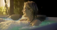 MSPA, SÉRIE FRAME, OSLO, Spa et spa carrés, UVC, Ozone, 8 Jets d'hydromassage, Système à bulles d'air 140, WI-FI et application activée, Éclairage LED - 6 personnes.