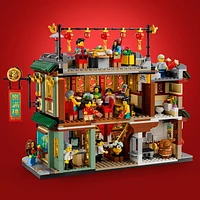 LEGO Family Reunion Celebration Building Toy for Kids, Restaurant Playset with Toy Kitchen and 13 Minifigures for Pretend Play, Family Gift Set for Boys and Girls Ages 8 and Up, 80113