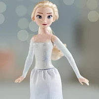 Disney's Frozen 2 Elsa and Swim and Walk Nokk