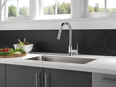 Peerless Single Handle Pull-Down Kitchen Faucet in Chrome