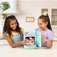 COOKEEZ MAKERY FREEZY CAKEZ PLAYSET, Scented interactive plush.