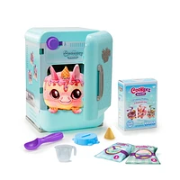 COOKEEZ MAKERY FREEZY CAKEZ PLAYSET, Scented interactive plush.