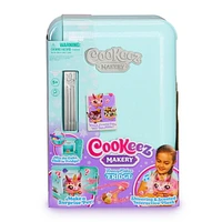 COOKEEZ MAKERY FREEZY CAKEZ PLAYSET, Scented interactive plush.