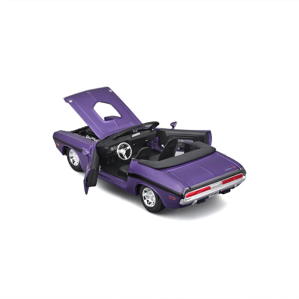 Maisto 1:24 Diecast Special Edition Vehicle Collection - 1970 Dodge Challenger R/T Convertible