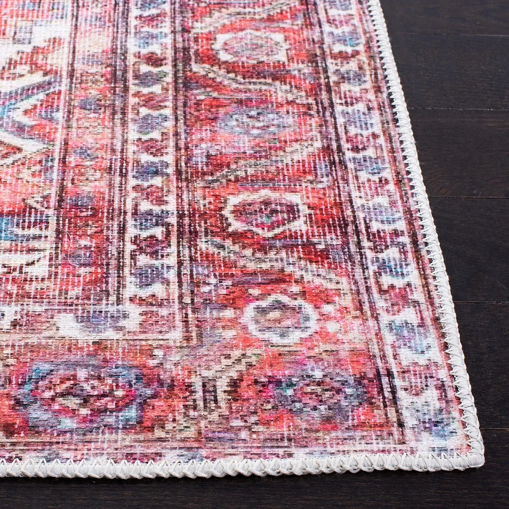 SAFAVIEH Serapi Doncho Traditional Machine Washable Area Rug