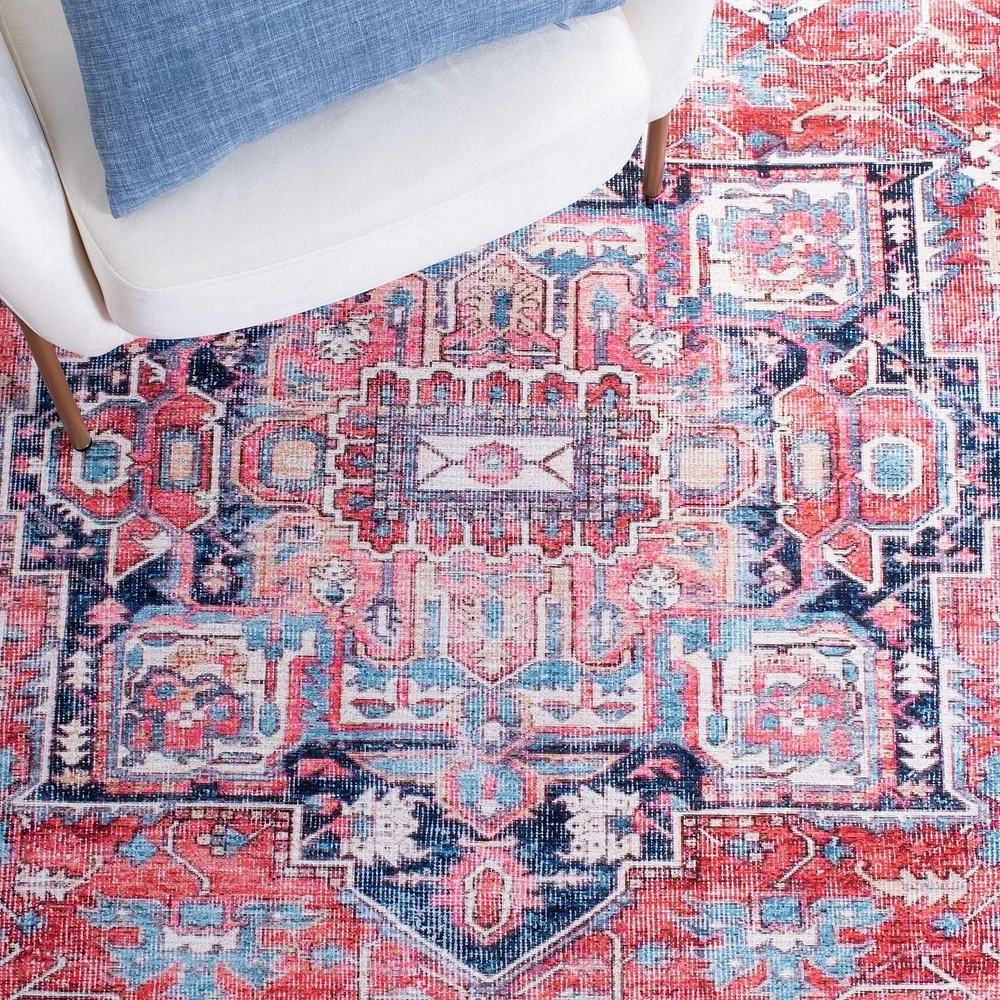 SAFAVIEH Serapi Doncho Traditional Machine Washable Area Rug