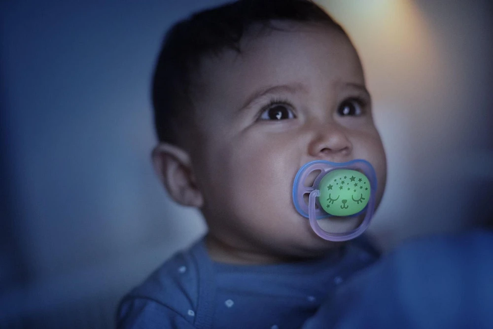 Suce de nuit ultra-aérée Philips Avent, 0 à 6 mois, couleurs variées, emballage de 2, SCF376/10