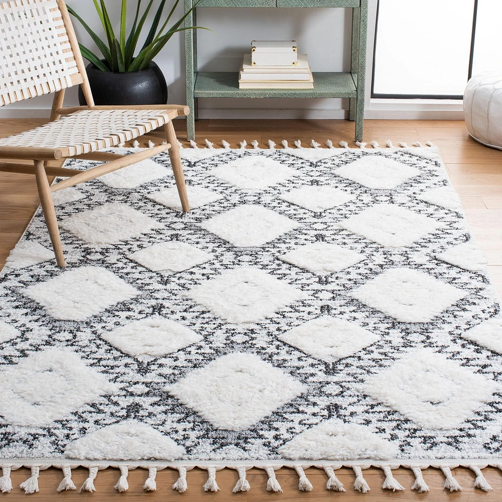 SAFAVIEH Moroccan Cory Diamond Tassel Shag Area Rug