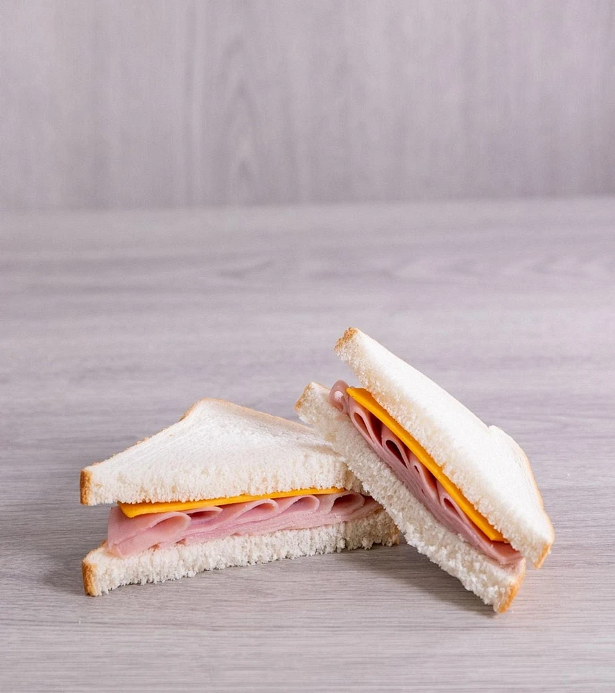 Quality Fast Foods Ham and Cheese Sandwich on White, 142 g