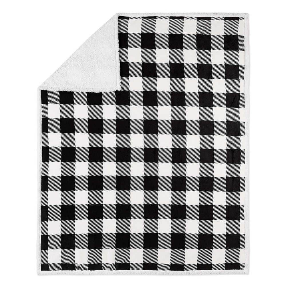 Safdie & Co.White and Black Buffalo Plaid Throw