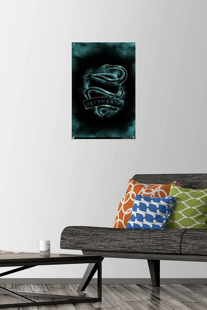 Harry Potter - Slytherin Crest Magic Wall Poster, 22.375" x 34"