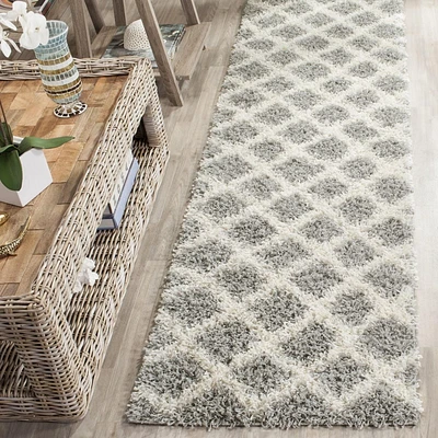 Safavieh Layla Geometric Plush Shag Area Rug