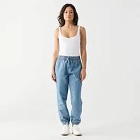 DV Sleeveless, sweetheart neckline fitted bodysuit