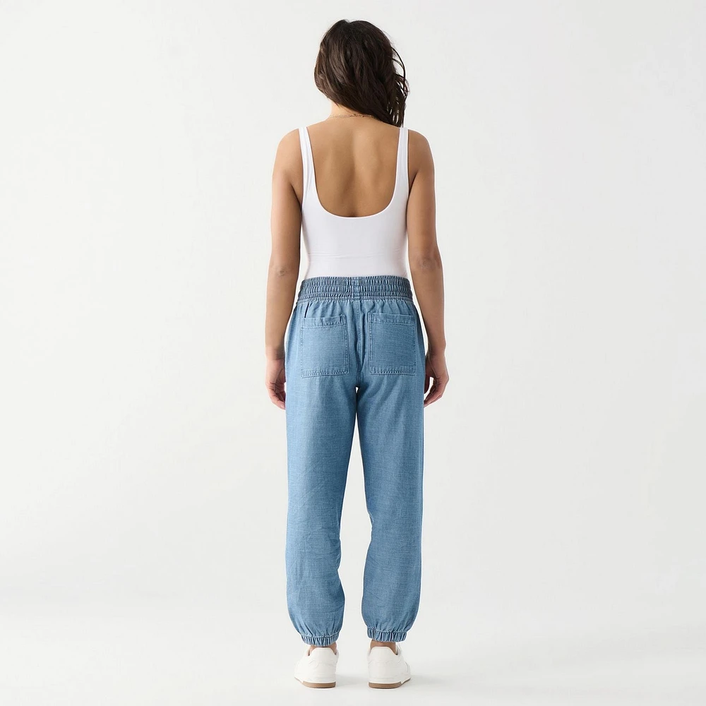 DV Sleeveless, sweetheart neckline fitted bodysuit