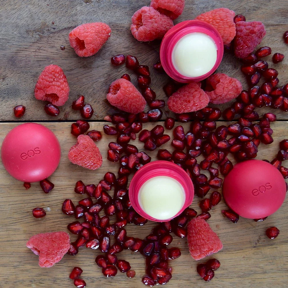 Baume à lèvres sphérique lisse organique eos à la grenade et au framboise