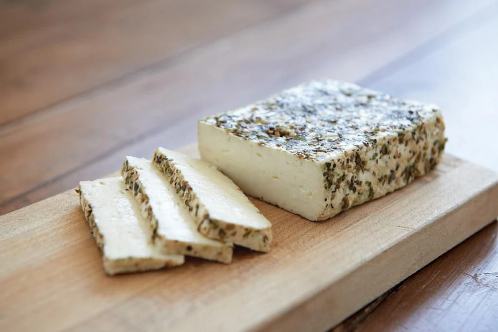 Saputo Fromage Haloumi avec épices méditerranéennes Doré-Mi 160 g bloc