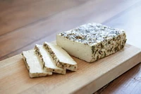 Saputo Fromage Haloumi avec épices méditerranéennes Doré-Mi 160 g bloc