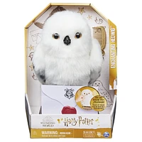 Wizarding World, Enchanting Hedwig Interactive Harry Potter Owl with Over 15 Sounds and Movements and Hogwarts Envelope, Kids Toys for Ages 5 and up