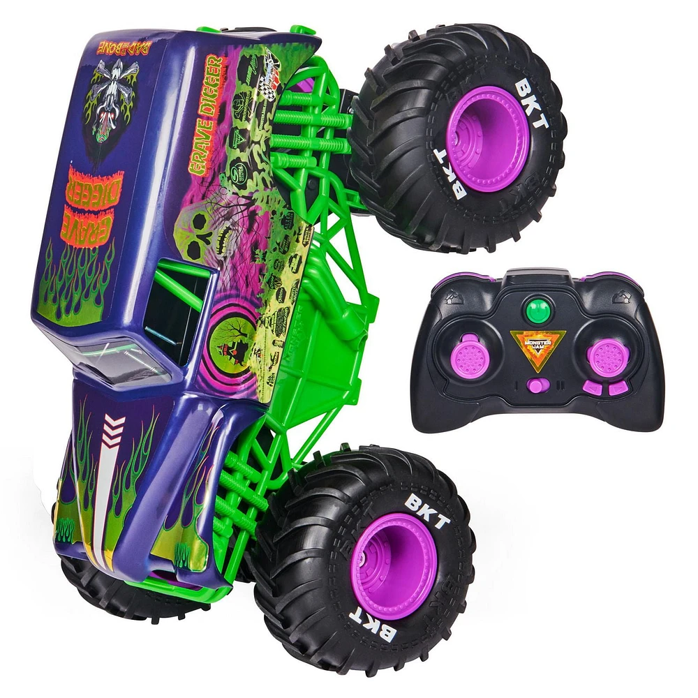 Monster Jam, Official Grave Digger Freestyle Force, Remote Control Car, Monster Truck Toys for Boys Kids and Adults, 1:15 Scale