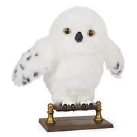 Wizarding World, Enchanting Hedwig Interactive Harry Potter Owl with Over 15 Sounds and Movements and Hogwarts Envelope, Kids Toys for Ages 5 and up