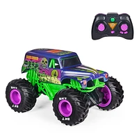 Monster Jam, Official Grave Digger Freestyle Force, Remote Control Car, Monster Truck Toys for Boys Kids and Adults, 1:15 Scale