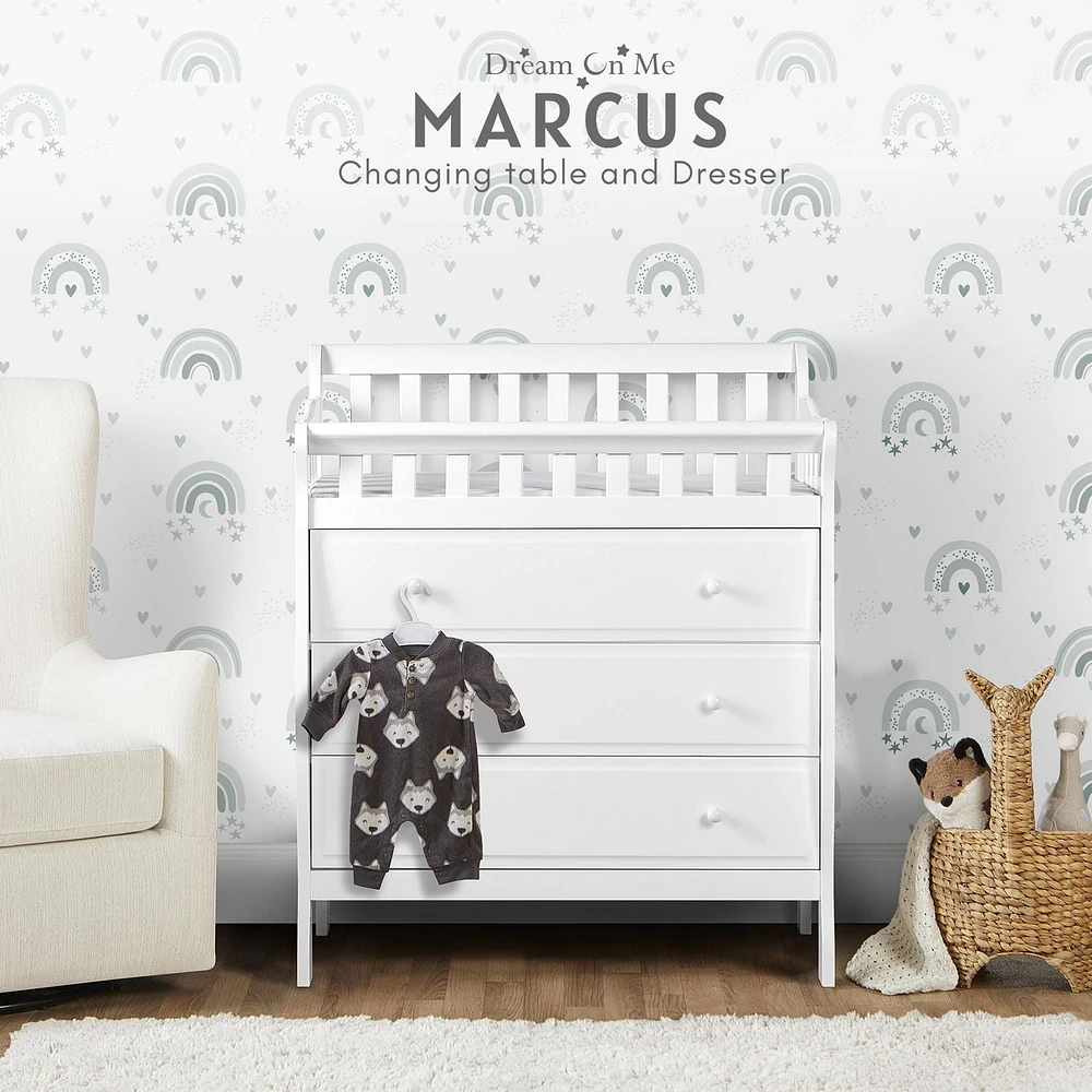 Dream On Me Marcus changing Table and Dresser, 3 spacious drawers