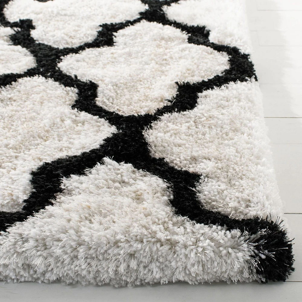 Safavieh Barcelona Anabelle Geometric Shag Area Rug