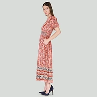 DV Maxi à taille smockée à imprimé floral avec manches courtes et ourlet à volants en gradins