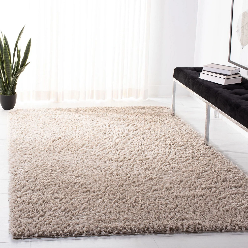 Safavieh August Sophia Solid Plush Shag Area Rug