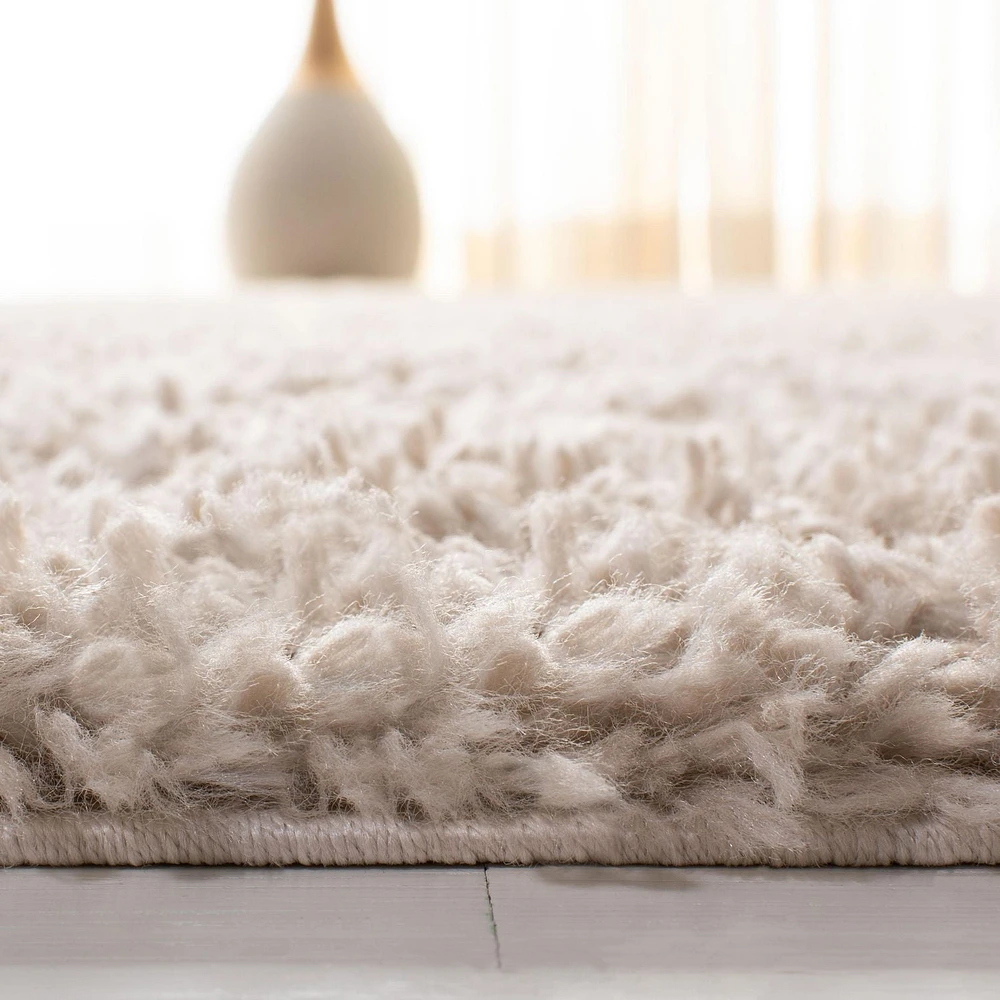 Safavieh August Sophia Solid Plush Shag Area Rug