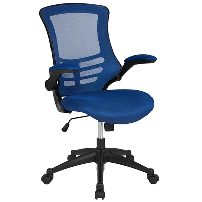 Chaise de bureau ergonomique pivotante en maille bleue à dossier mi-hauteur avec accoudoirs rabattables