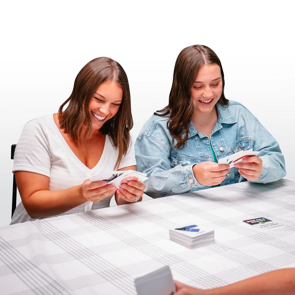 SLAPZI -  The Fast-Matching, Card-Slapping, Everyone-Laughing Picture Game!