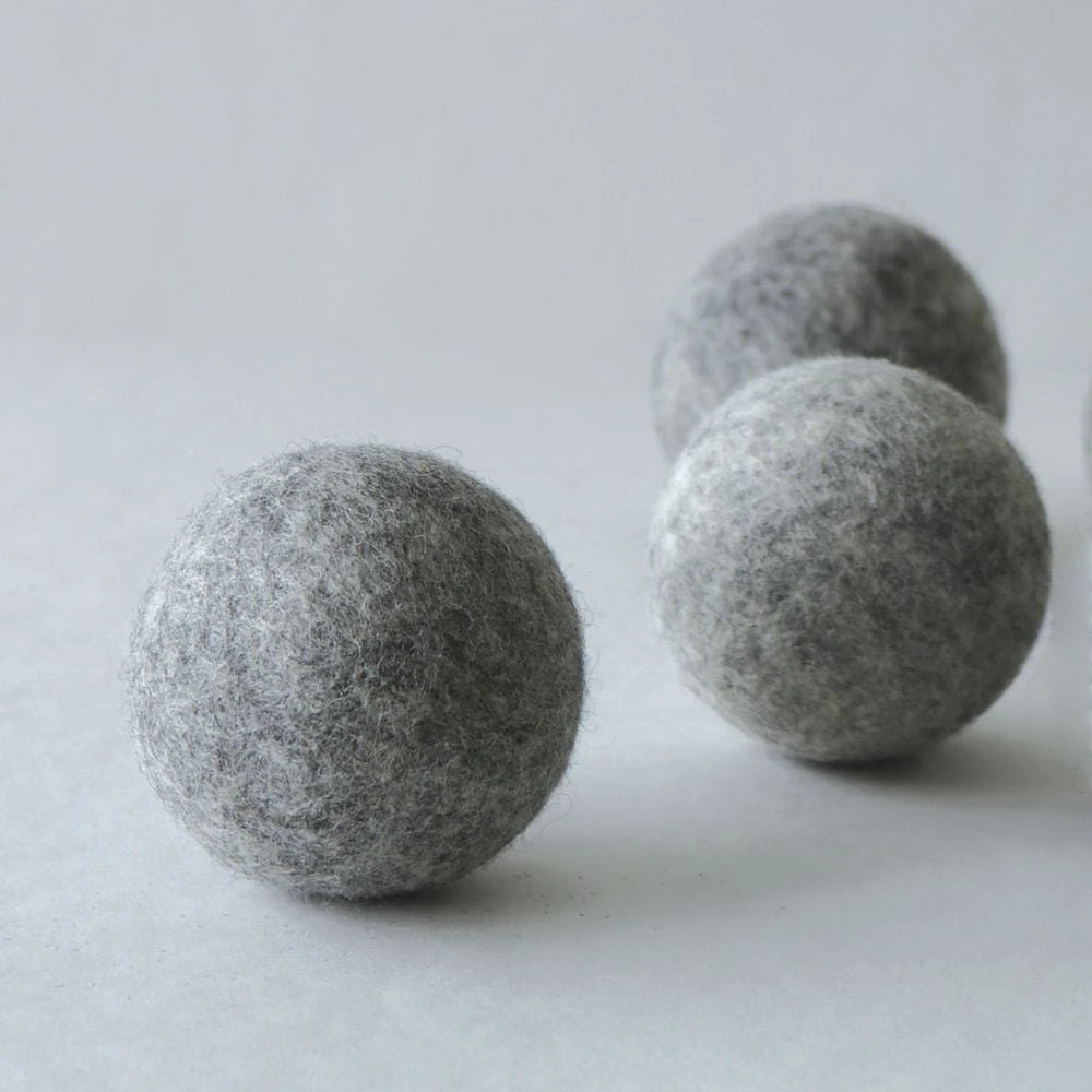 GLEENER Dryer Dots | eco-friendly fabric softener, 3 xl wool dryer balls - 3000 loads