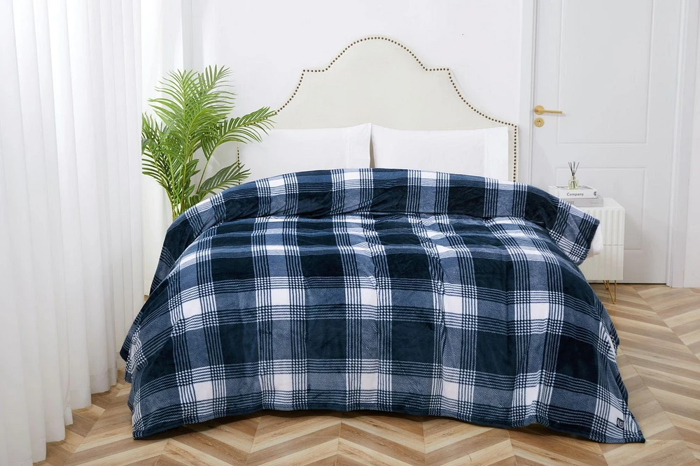 Chaps Plaid Silky Soft Flannel Fleece Regular Blanket Navy King, Cozy Navy King Regular Blanket