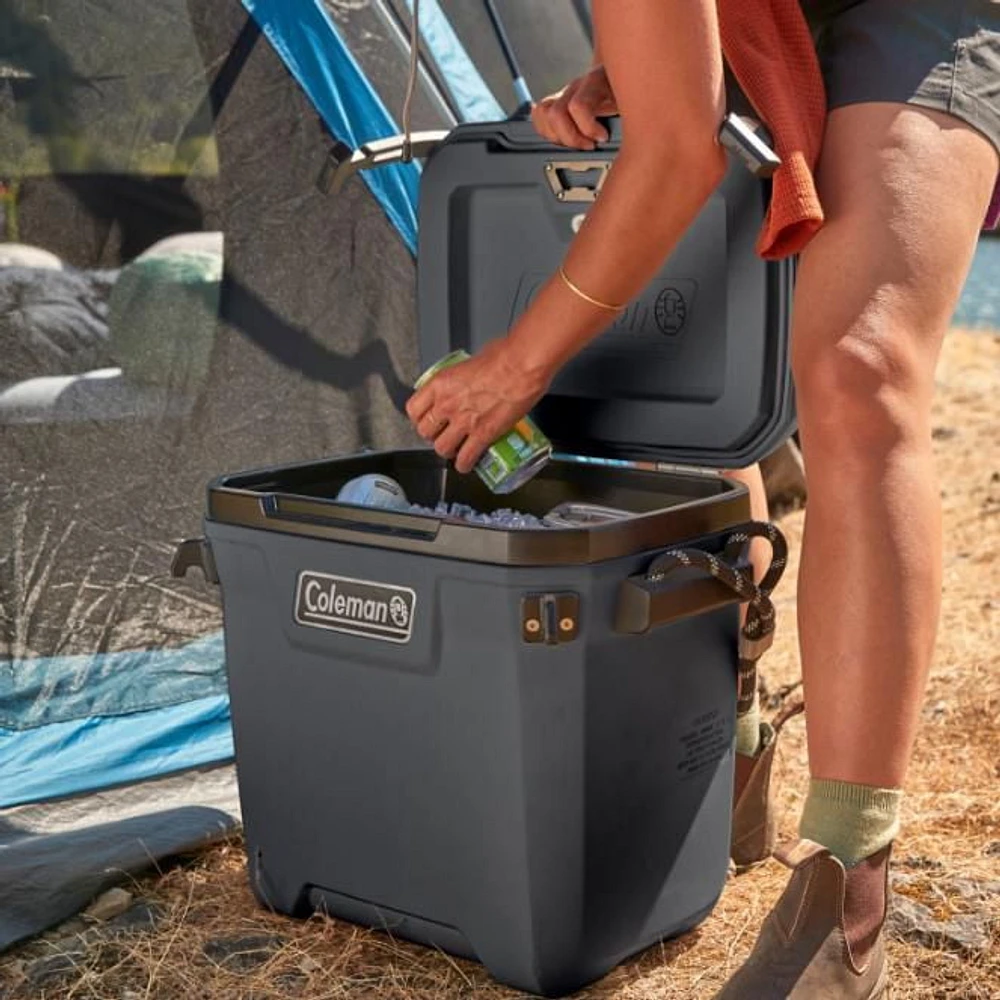 Coleman Convoy Series 28-Quart Hard Cooler Cooler, 26.5-Litre Portable Cooler