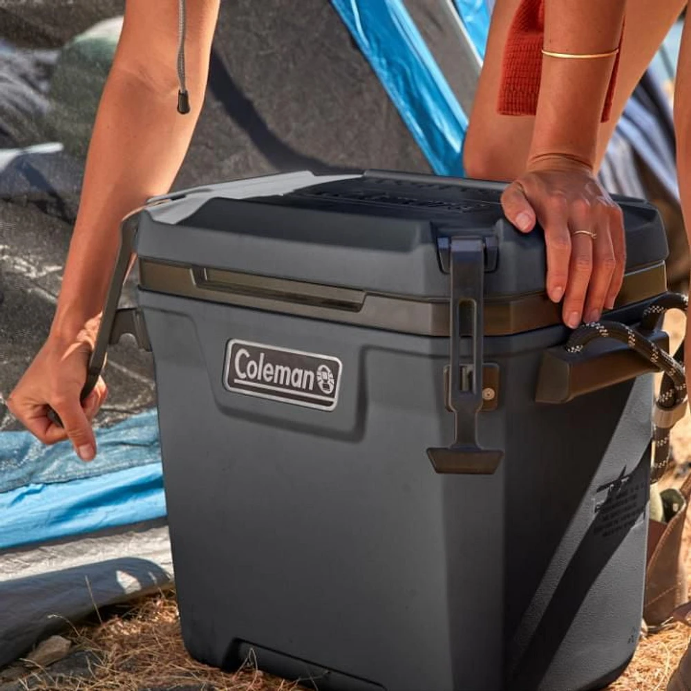 Coleman Convoy Series 28-Quart Hard Cooler Cooler, 26.5-Litre Portable Cooler