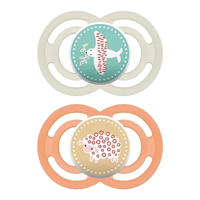 Suces MAM Perfect, suces orthodontiques (emballage de deux), suces MAM 6 mois et plus, meilleure suce pour les bébés allaités, suce pour bébé fille