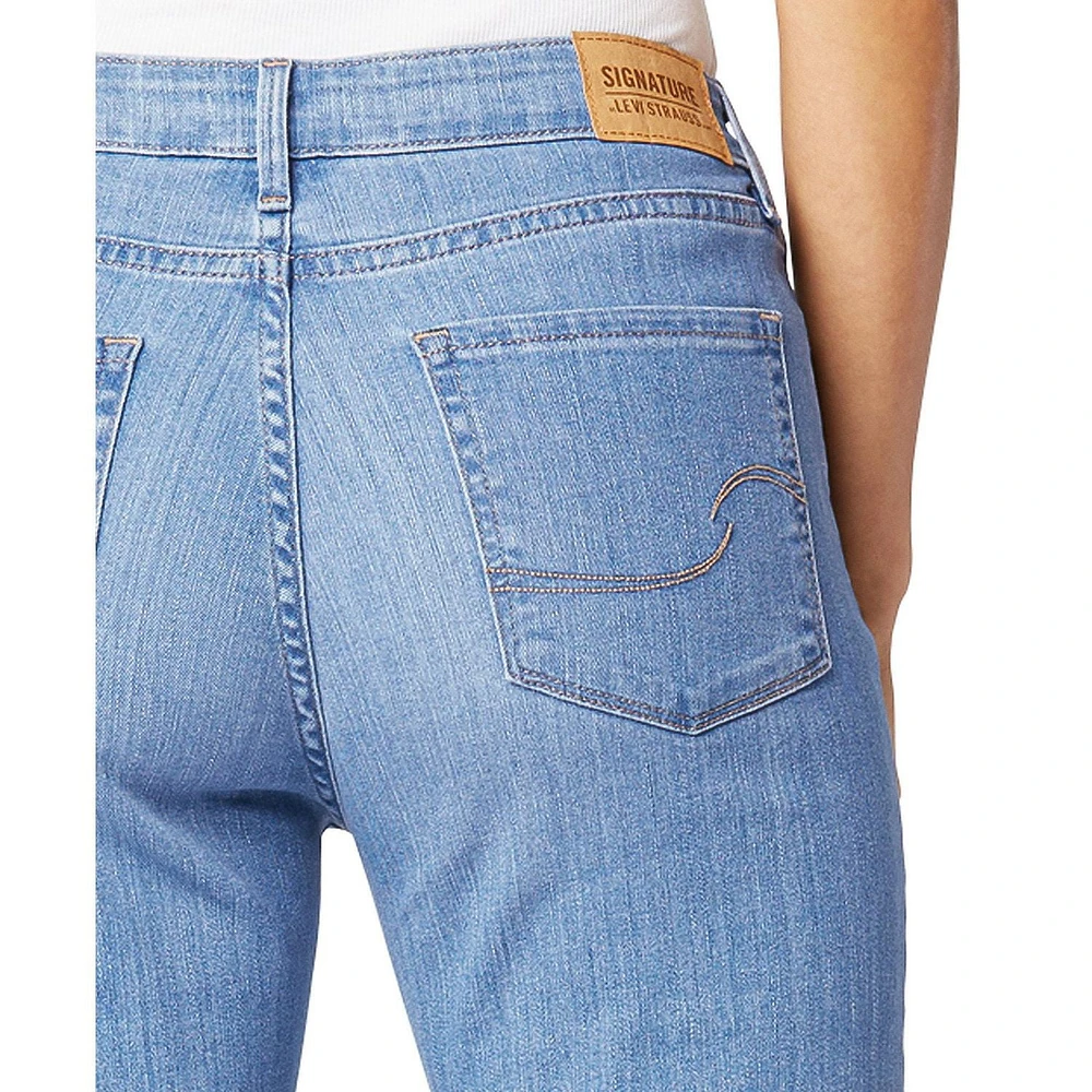 Levi Strauss Signature™ Women's Mid Rise Straight Jeans