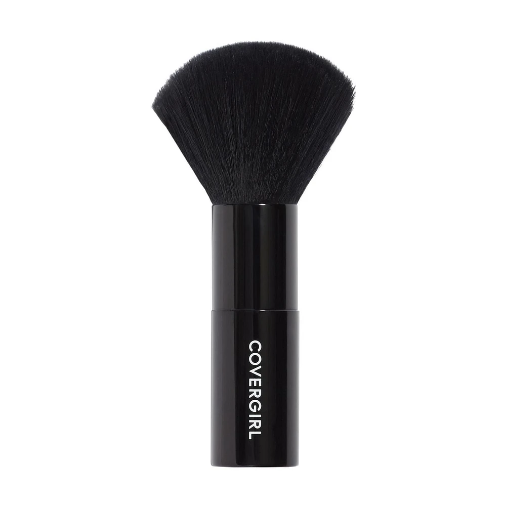 COVERGIRL Makeup Masters Blush And Powder Brush, fully synthetic brush bristles, use with blush or powder, 100% Cruetly-Free, Smooth application