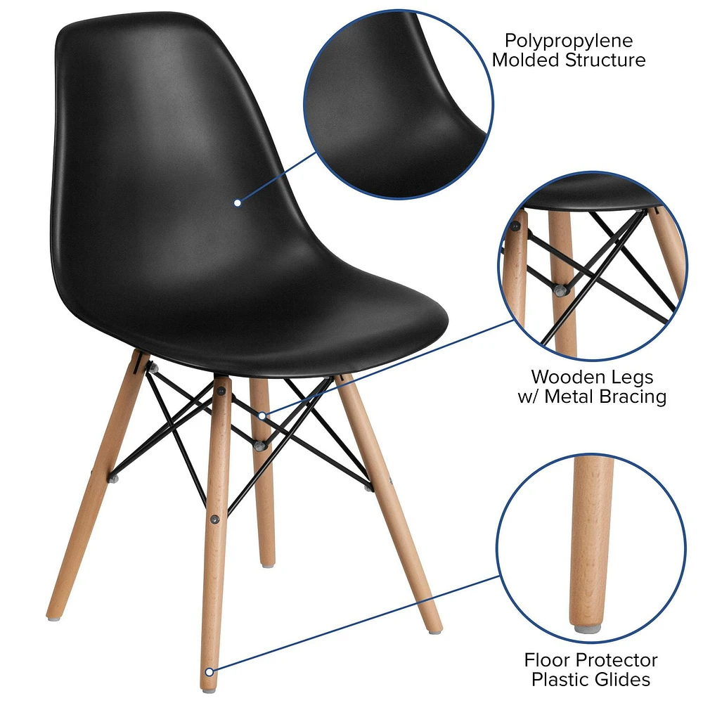 Chaise en plastique noir de la série Elon avec pieds de bois