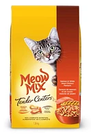 Nourriture sèche Tender Centers de Meow Mix au saumon et poulet pour chats 1.36 Kg