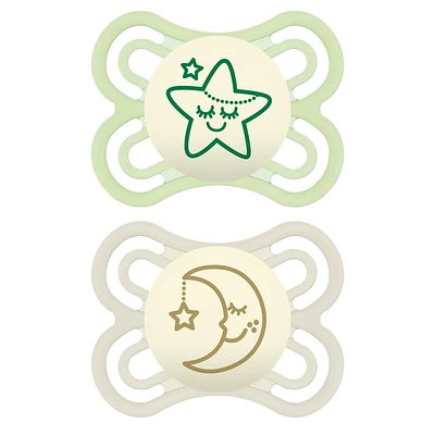 Suces MAM Perfect Night, suces qui brillent dans le noir (emballage de deux), suces MAM 0 à 6 mois, meilleure suce pour les bébés allaités, suce unisexe pour bébé