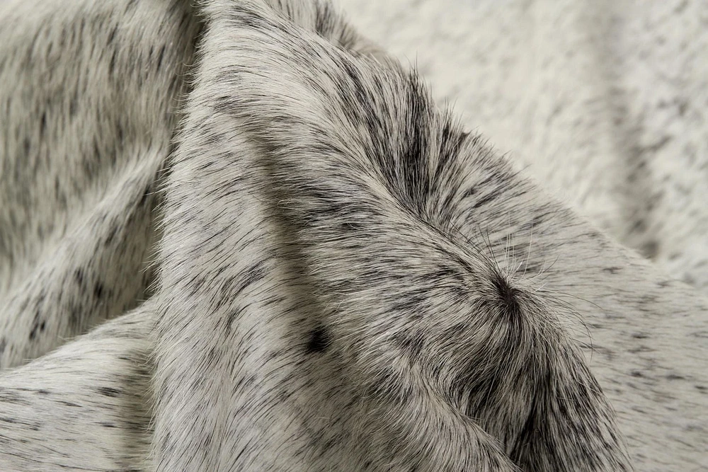 H-Natural Kobe Exotic Cowhide 6'X7'