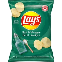 Lay's Salt & Vinegar flavoured potato chips, 66g